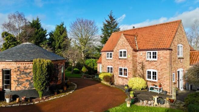 3 bed property, in Hockerton Road, £750,000
