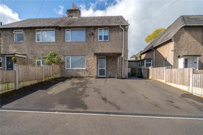3 bed property, in Hallgarth Circle, £229,000