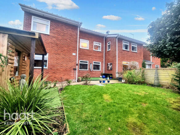 3 bed property, in Frythe Close, £210,000