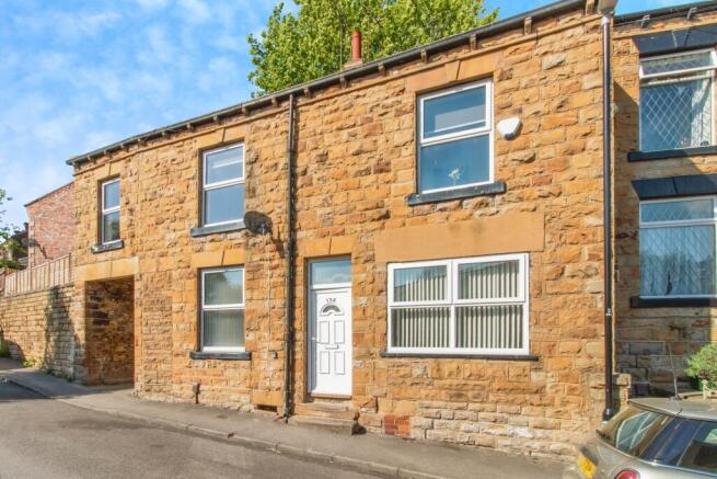 4 bed property, in Bank Street, £200,000