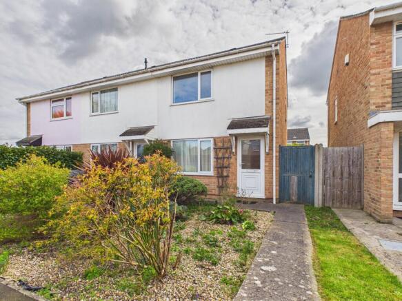 2 bed property, in Mayflower Close, £189,950