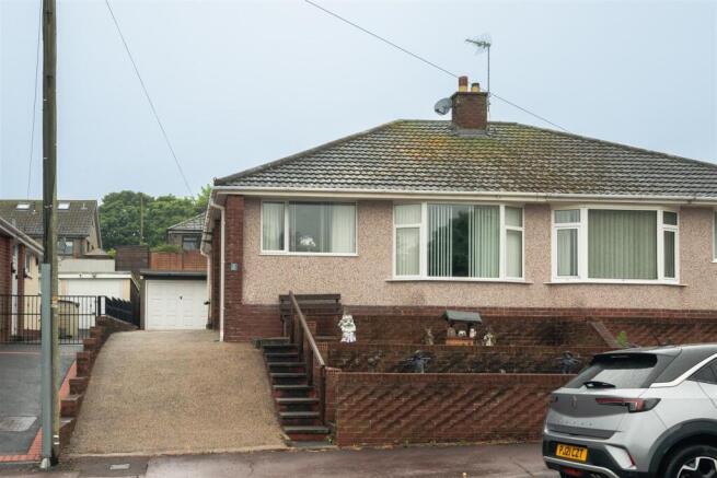 2 bed property, in Glenridding Drive, £230,000