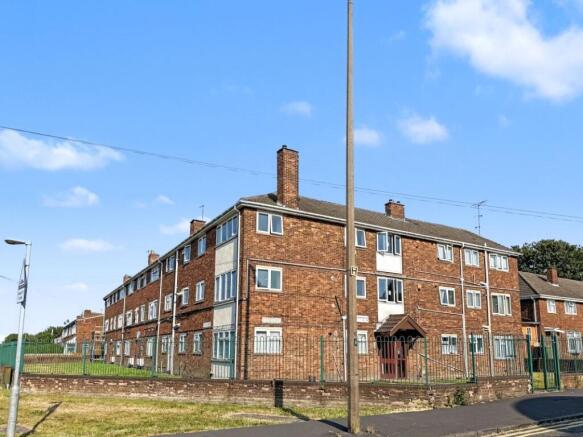 3 bed property, in 6 Bank Street, £75,000