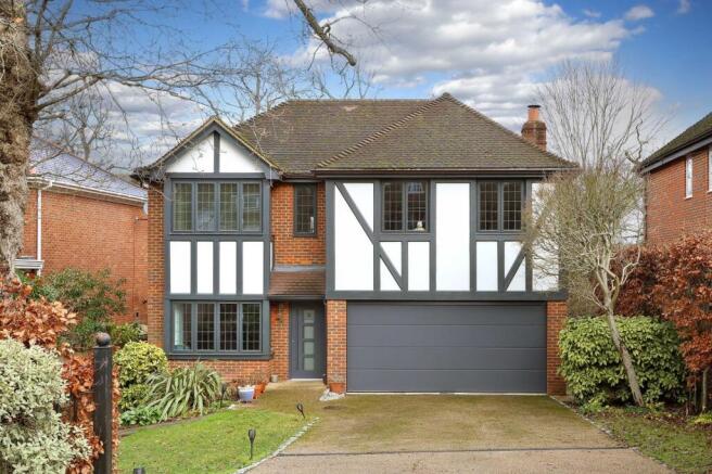 5 bed property, in Woodlands, £1,399,950