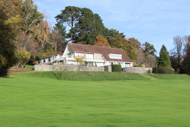 9 bed property, in Storrington - Main House and Cottage for sale (Lot 1), £1,299,000