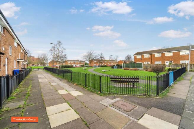2 bed property, in Rockley Gardens, £160,000