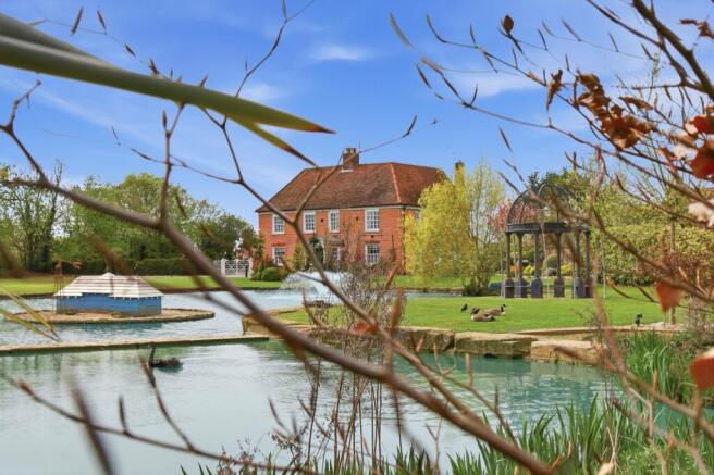 4 bed property, in Ramsden Bellhouse, £2,500,000