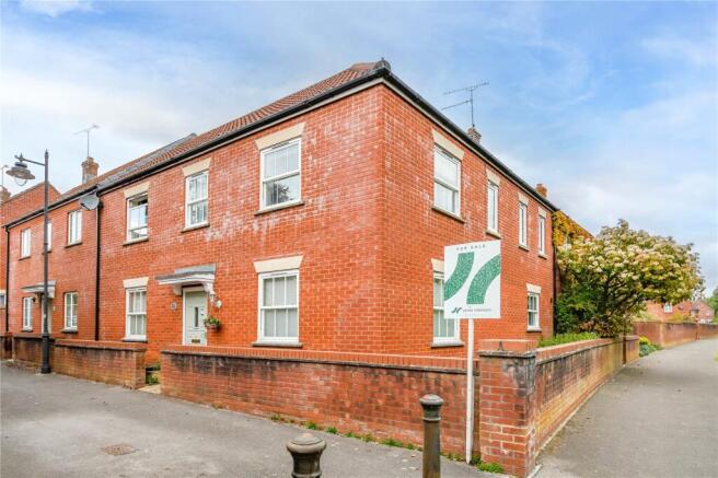 4 bed property, in Chivers Road, £340,000