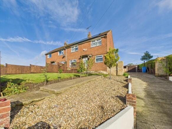 3 bed property, in Main Street, £210,000