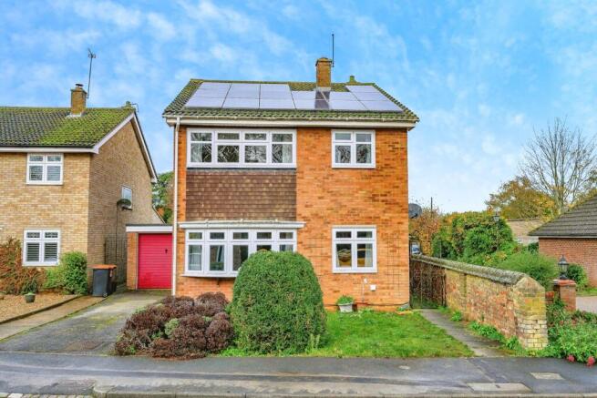 4 bed property, in Grange Gardens, £515,000