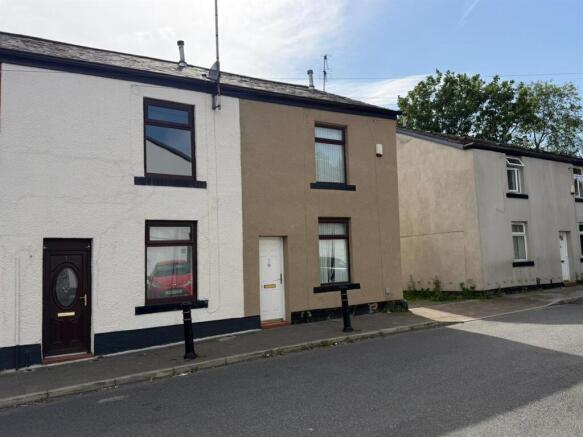 2 bed property, in Whetstone Hill Lane, £134,950