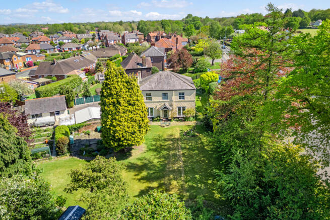 4 bed property, in The Beeches Chester Road, £950,000