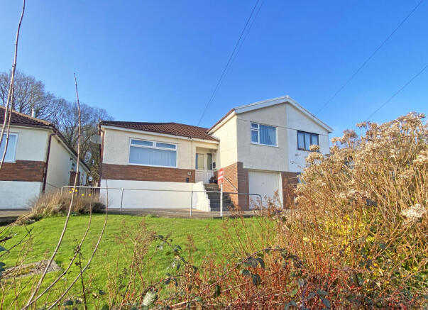2 bed property, in The Avenue, £276,950
