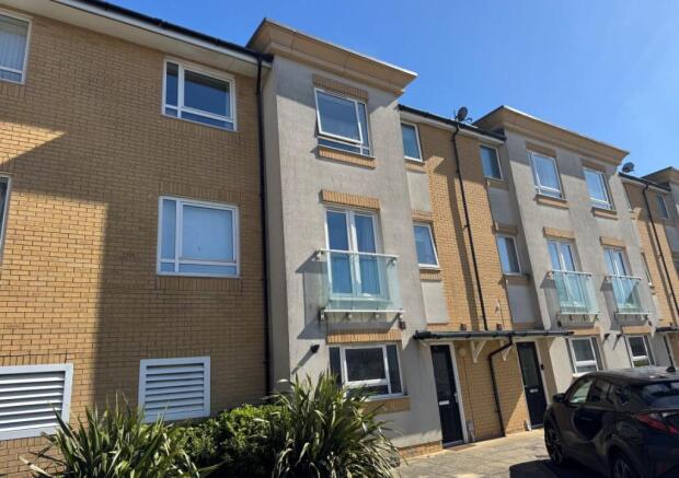 3 bed property, in 42 Observatory Way, £175,000