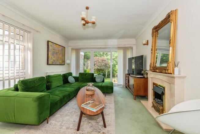 3 bed property, in Ermyn Way, £700,000