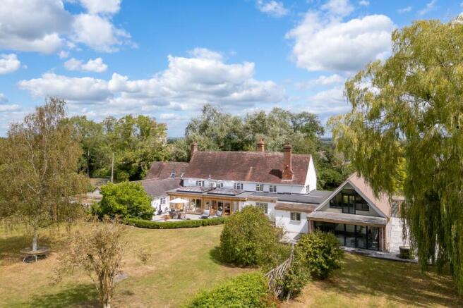 5 bed property, in Flyford Flavell, £2,000,000