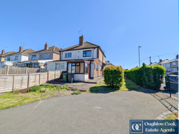 2 bed property, in Mount Drive, £210,000