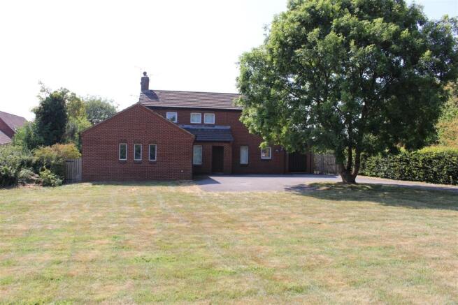 4 bed property, in Stretton Road, £475,000