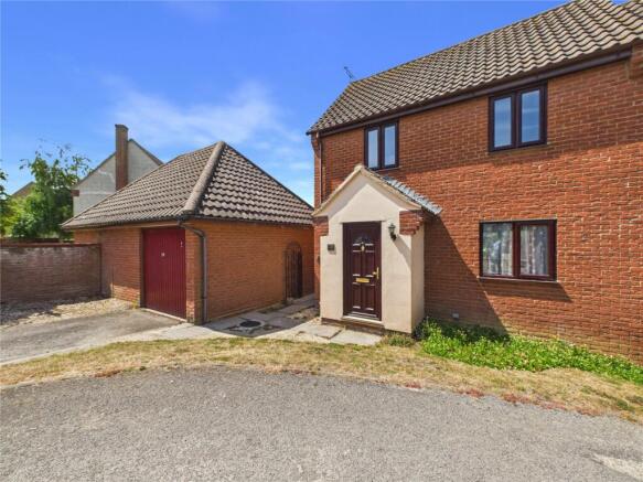 2 bed property, in Cotman Avenue, £220,000