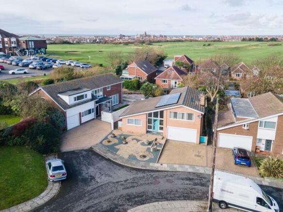 3 bed property, in No. 8, £475,000