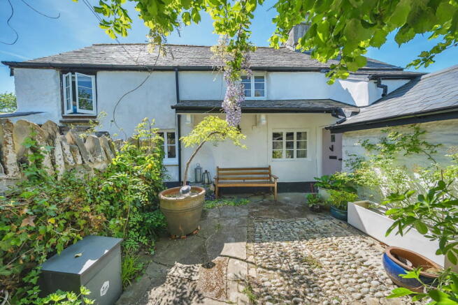 3 bed property, in Broadhempston, £375,000