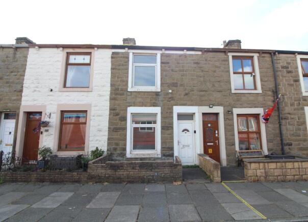 2 bed property, in 36 William Street, £27,500