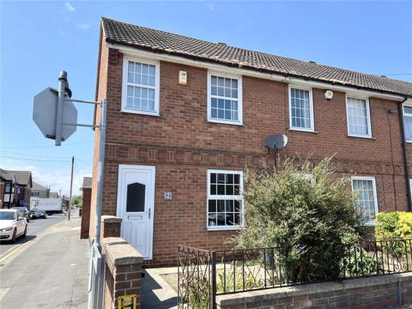 3 bed property, in Heneage Road, £90,000