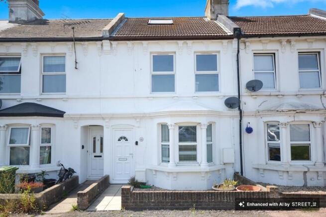 3 bed property, in Mountfield Road, £250,000