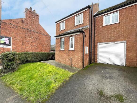 3 bed property, in Main Road, £199,950