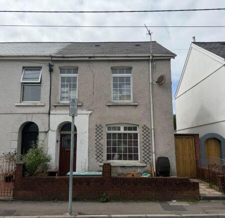 3 bed property, in 128 West Street, £73,000