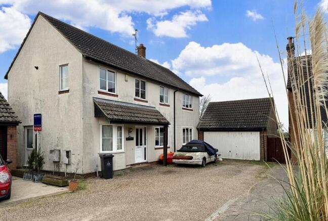 4 bed property, in Imperial Avenue, £500,000