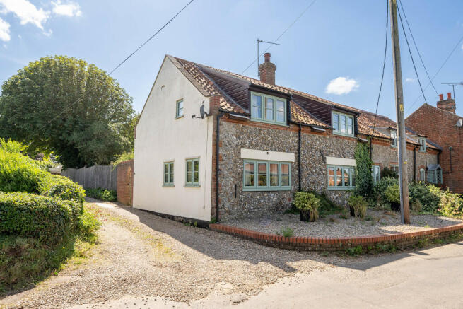 4 bed property, in Wells Road, £375,000