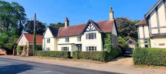 6 bed property, in Bury Road, £500,000