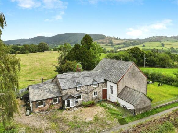 4 bed property, in Llansilin, £396,500