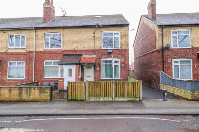 4 bed property, in Haw Hill View, £180,000
