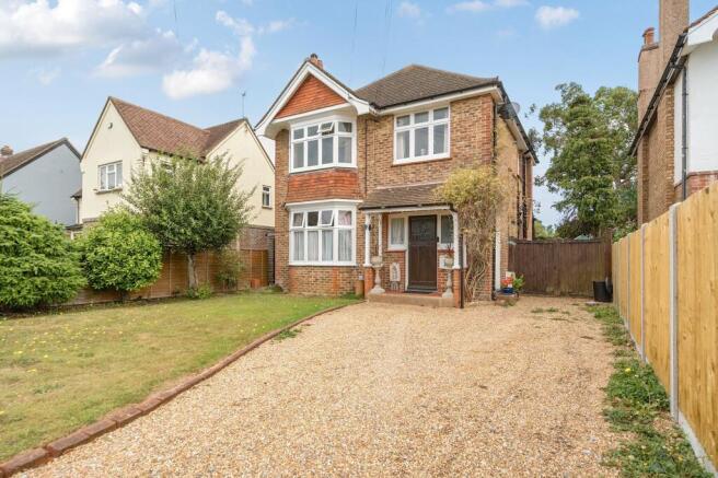 1 bed property, in Parklands Avenue, £190,000