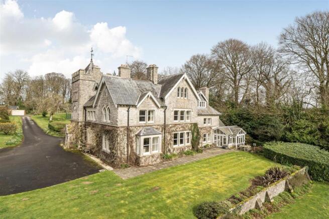 11 bed property, in Puddletown, £1,500,000
