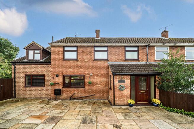 5 bed property, in Chinnor Road, £850,000