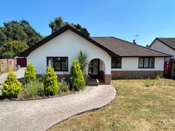 4 bed property, in Steeple Close, £525,000