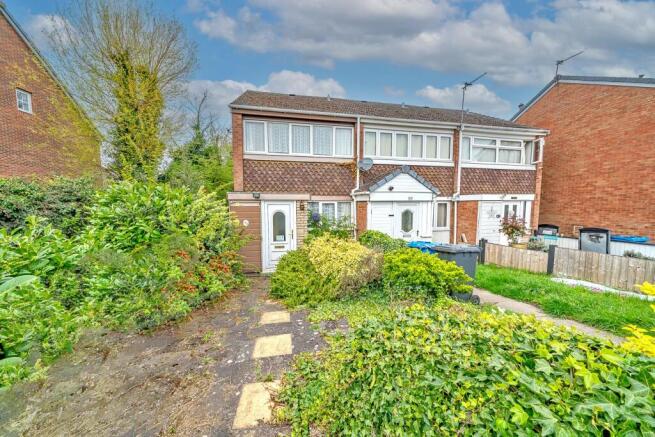 2 bed property, in Gorsey Lane, £145,000