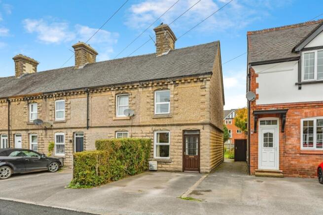 2 bed property, in Peter Street, £130,000
