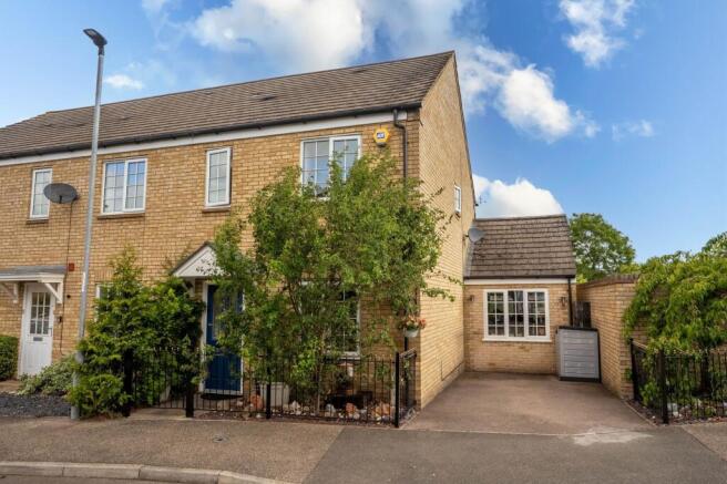 3 bed property, in Covent Garden, £365,000