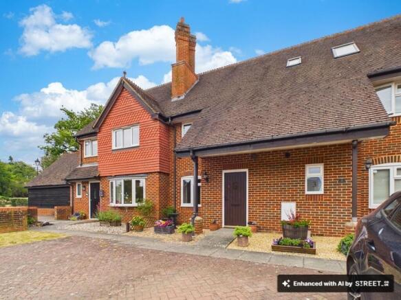 3 bed property, in Tudor Close, £450,000