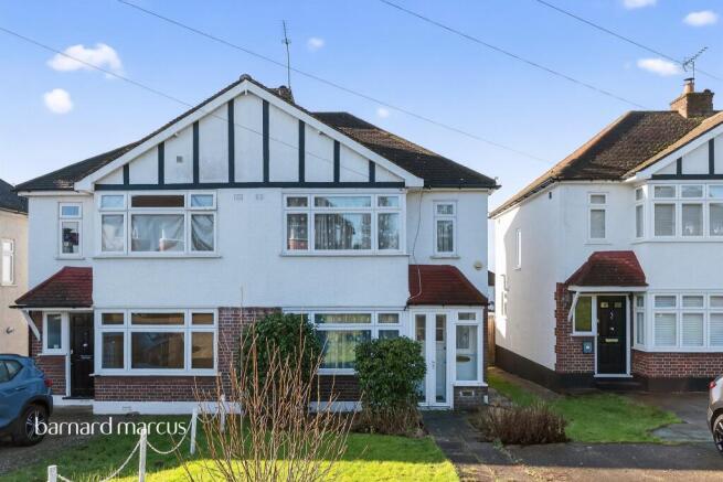 3 bed property, in Dibdin Road, £475,000