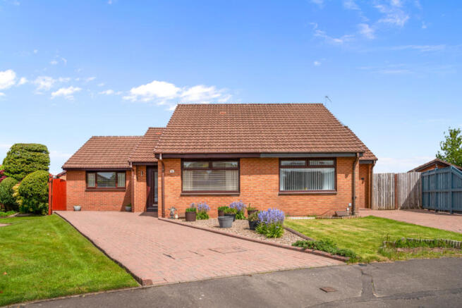2 bed property, in Locher Crescent, £255,000