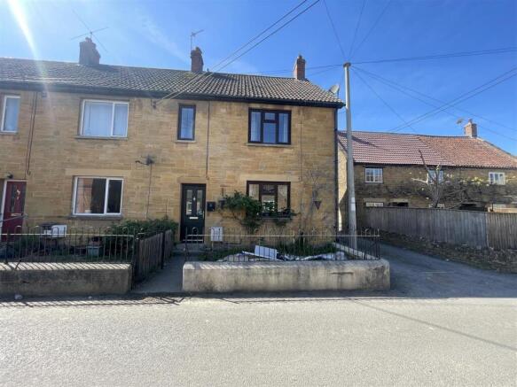 3 bed property, in Bower Hinton, £280,000