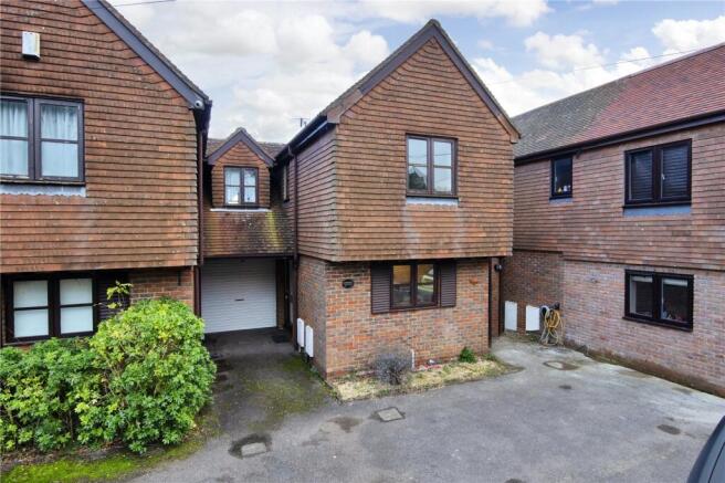 3 bed property, in Barden Road, £405,000