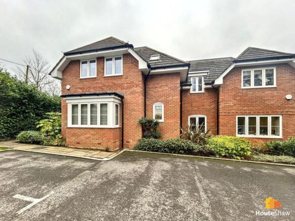 2 bed property, in Hivings Hill, £340,000