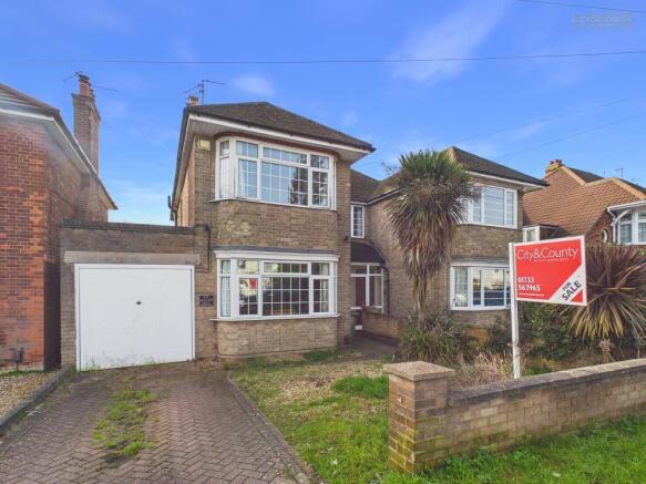3 bed property, in Newark Avenue, £270,000