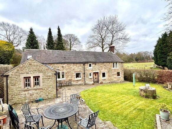 3 bed property, in Sledgegate Lane, £700,000